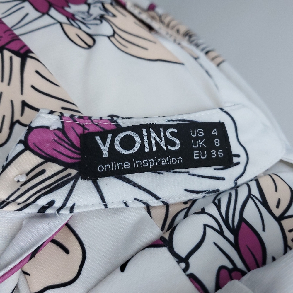Yoins White Floral Sleeveless Romper Playsuit 4 - Picture 6 of 8